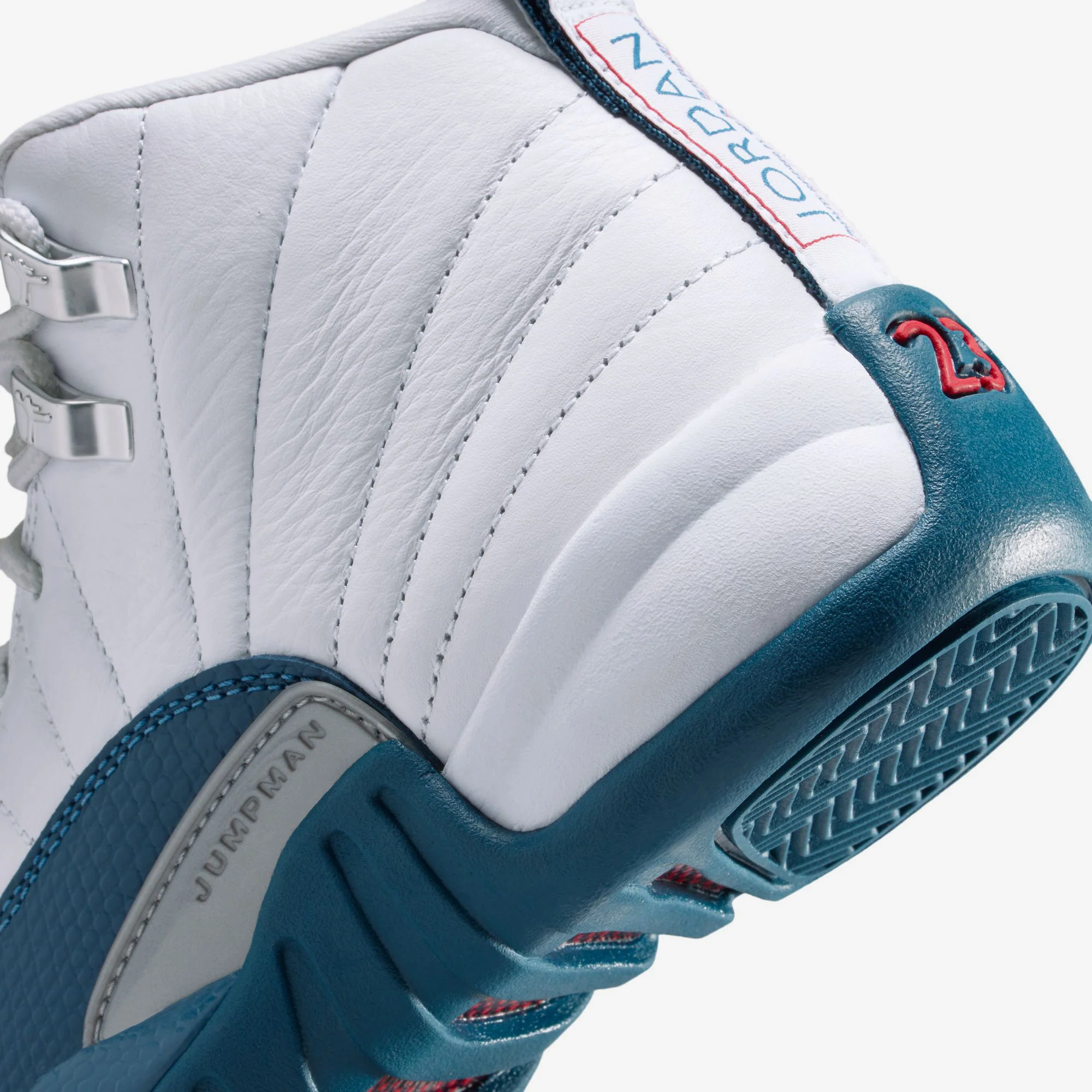 Air Jordan 12 Retro Big Kids (GS) - Image 7