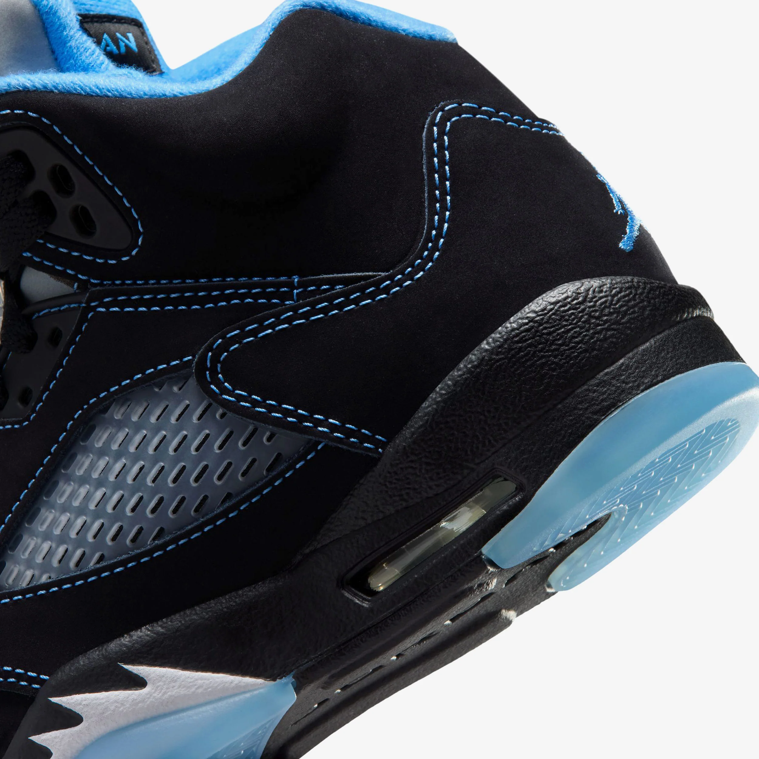 Air Jordan 5 Retro "Black Carolina" Big Kids (GS) - Image 7